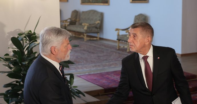 Prezident Petr Pavel přijal premiéra Andreje Babiše (ANO) na Pražském hradě kvůli sporu summitu NATO (8.5.2026)