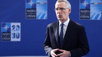 NATO musí zajistit, aby se válka nerozšířila mimo Ukrajinu, uvedl generální tajemník Stoltenberg