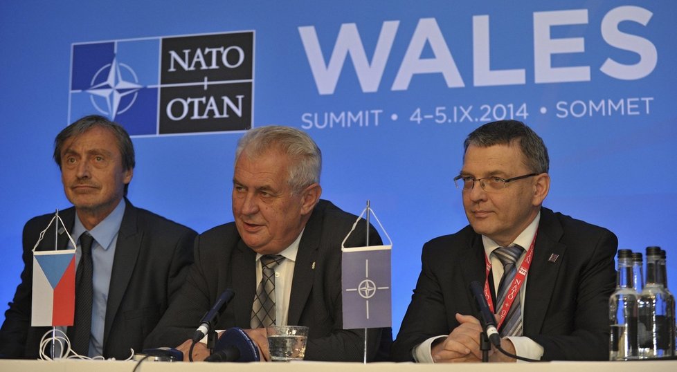 Česká delegace na summitu NATO ve Walesu