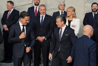 Zůna v Bruselu na přípravách summitu NATO v Ankaře. O Pavlovi vláda rozhodne v pondělí