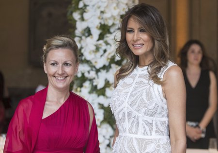 Melania Trumpová s Mojcou Stropnikovou, partnerkou slovinského premiéra Mira Cerara.