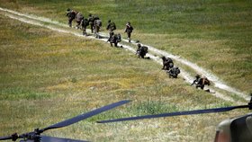 Britští vojáci na cvičení NATO v Severní Makedonii (12. 5. 2022).