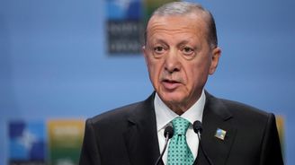 Erdogan uvolnil cestu Švédsku do NATO. Teď čeká na schválení tureckého parlamentu