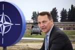 NATO na Ukrajině nevylučuje ani Polsko. Sikorski vítá myšlenky Macrona