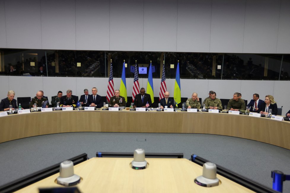 Jednání ministrů obrany NATO s ukrajinským protějškem Reznikovem v Bruselu (14.2.2023)