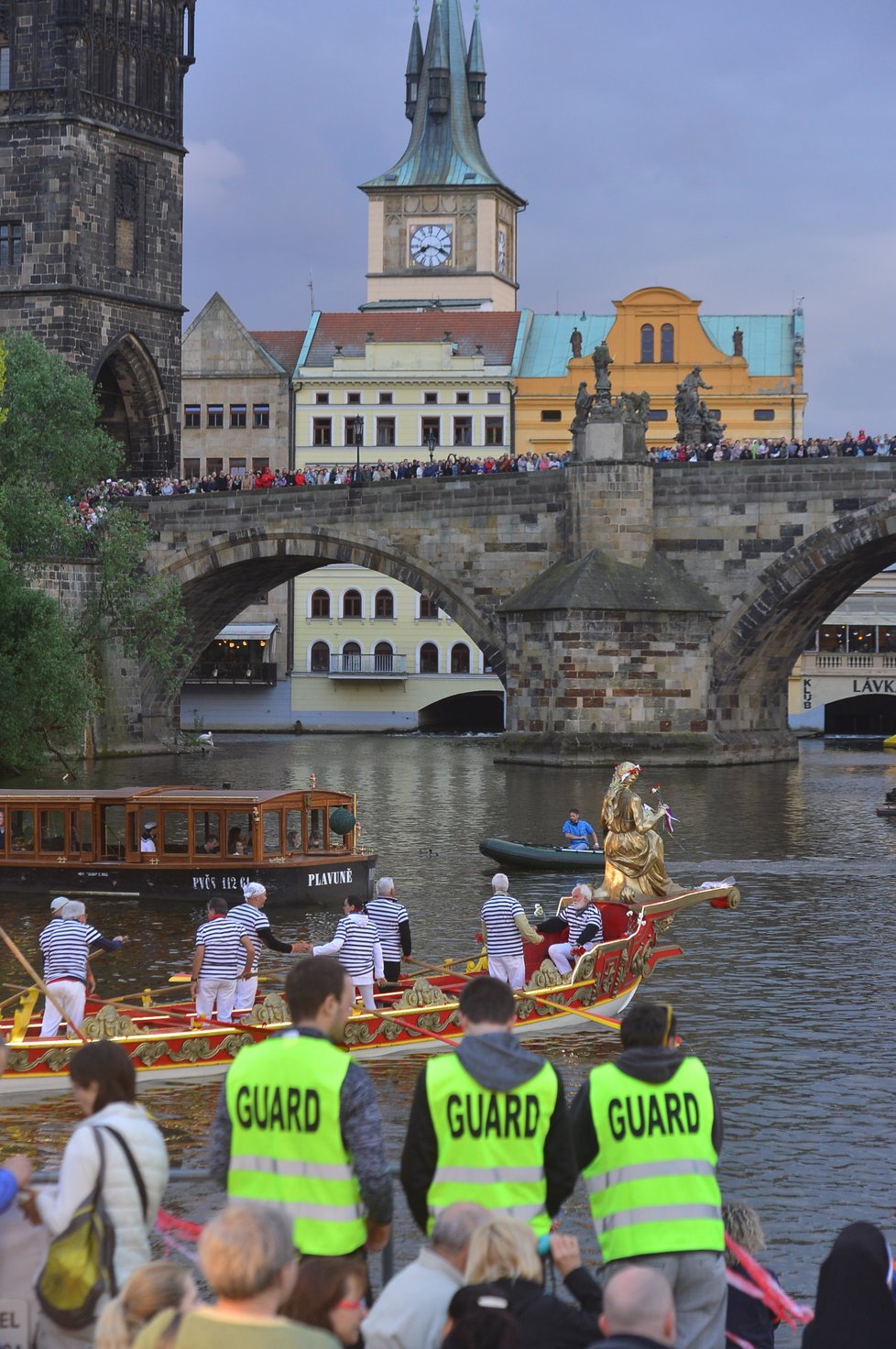 Kdyby měl tu možnost, vzal by Čen své nejbližší buď na Pražský hrad nebo na Karlův most.