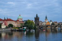 Jakými městy protéká Vltava?