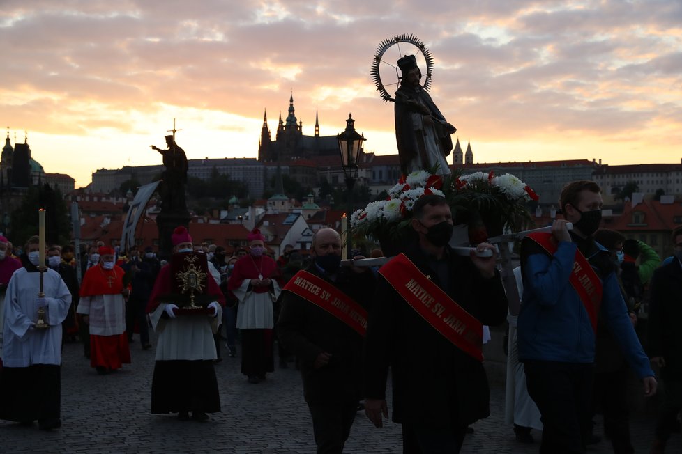 Pandemie koronaviru nepřekazila Svatojánské slavnosti Navalis. Proběhly 15. května, ale bez veřejnosti.