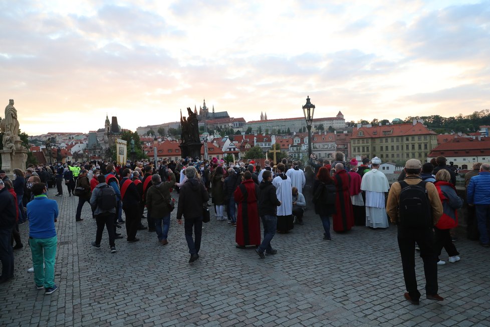 Pandemie koronaviru nepřekazila Svatojánské slavnosti Navalis. Proběhly 15. května, ale bez veřejnosti.