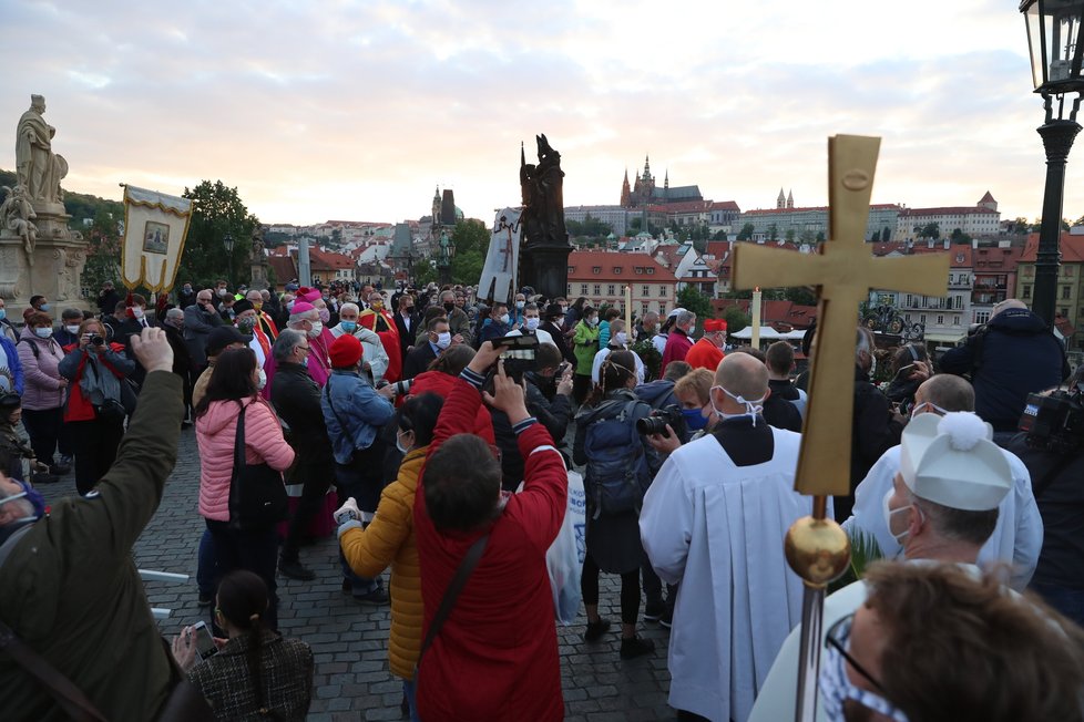 Pandemie koronaviru nepřekazila Svatojánské slavnosti Navalis. Proběhly 15. května, ale bez veřejnosti.