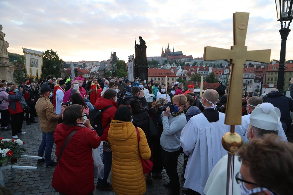 Pandemie koronaviru nepřekazila Svatojánské slavnosti Navalis. Proběhly 15. května, ale bez veřejnosti.