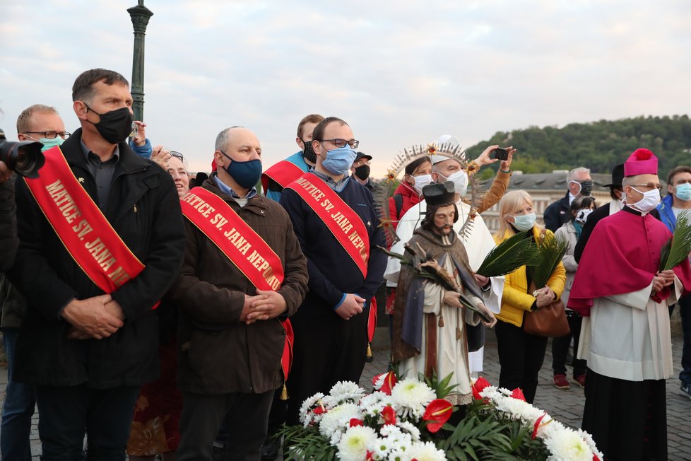 Pandemie koronaviru nepřekazila Svatojánské slavnosti Navalis. Proběhly 15. května, ale bez veřejnosti.