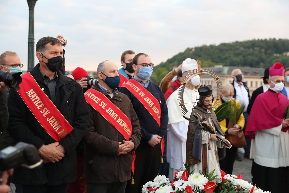 Pandemie koronaviru nepřekazila Svatojánské slavnosti Navalis. Proběhly 15. května, ale bez veřejnosti.