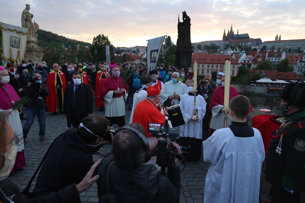 Pandemie koronaviru nepřekazila Svatojánské slavnosti Navalis. Proběhly 15. května, ale bez veřejnosti.