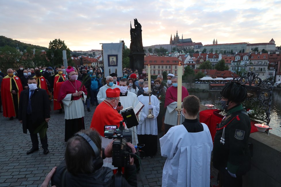 Pandemie koronaviru nepřekazila Svatojánské slavnosti Navalis. Proběhly 15. května, ale bez veřejnosti.