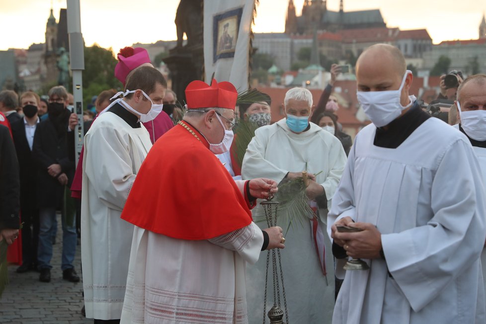 Pandemie koronaviru nepřekazila Svatojánské slavnosti Navalis. Proběhly 15. května, ale bez veřejnosti.