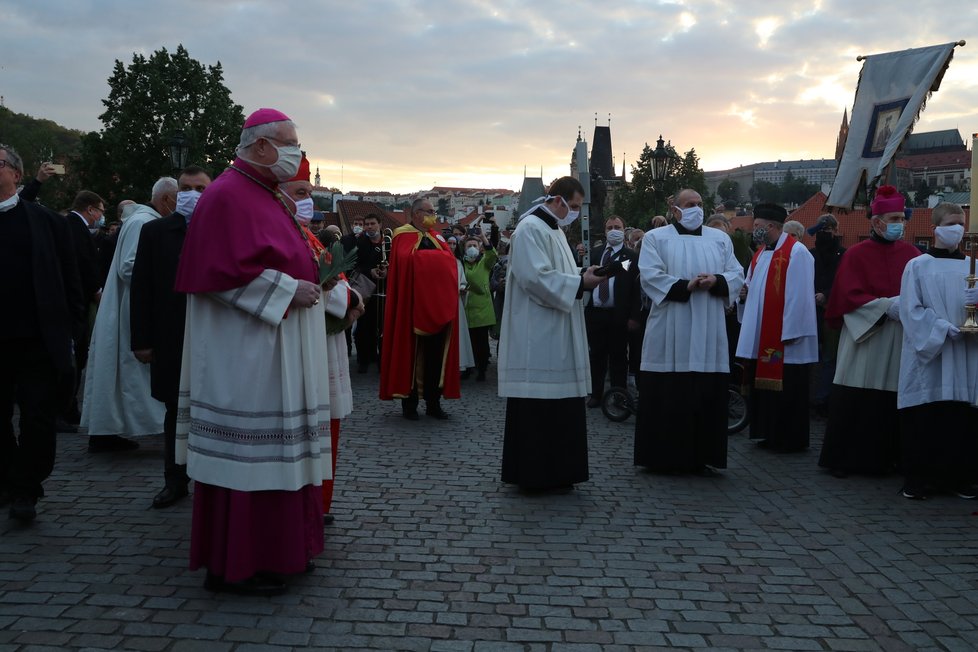 Pandemie koronaviru nepřekazila Svatojánské slavnosti Navalis. Proběhly 15. května, ale bez veřejnosti.