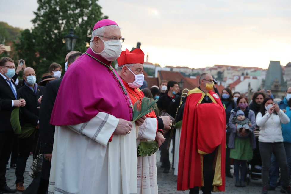 Pandemie koronaviru nepřekazila Svatojánské slavnosti Navalis. Proběhly 15. května, ale bez veřejnosti.