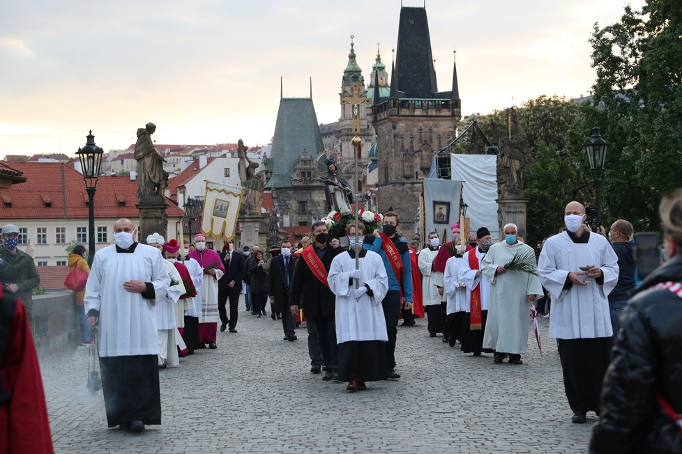 Pandemie koronaviru nepřekazila Svatojánské slavnosti Navalis. Proběhly 15. května, ale bez veřejnosti.