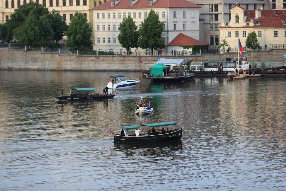 Pandemie koronaviru nepřekazila Svatojánské slavnosti Navalis. Proběhly 15. května, ale bez veřejnosti.