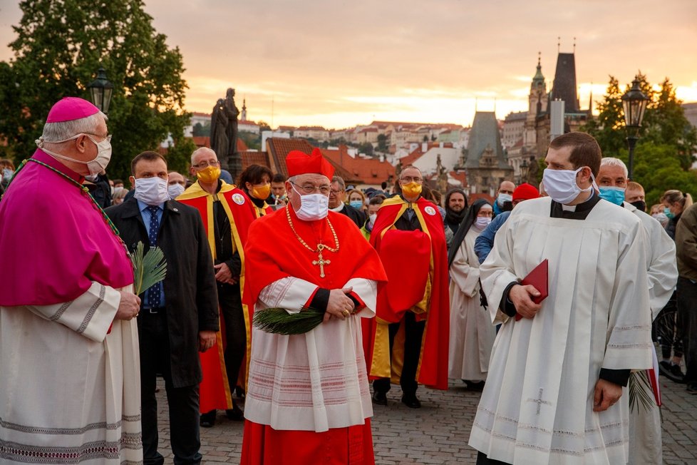 Pandemie koronaviru nepřekazila Svatojánské slavnosti Navalis. Proběhly 15. května, ale bez veřejnosti.