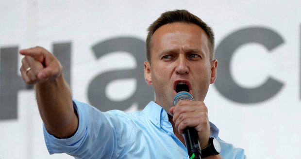 Navalnyj napálil ruského agenta a vytáhl z něj plán své smrti. Jed měl i v rozkroku