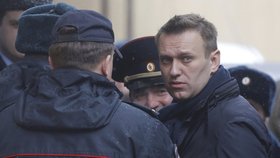 Alexej Navalnyj se profiluje jako Putinův hlavní kritik. V příštích prezidentských volbách ho chtěl porazit.
