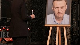 Navalnyj by dnes oslavil 48. narozeniny. Vzpomínala i vdova Julija na obřadu v Berlíně (4. 6. 2024)