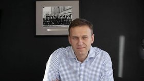 Alexej Navalnyj ve své kanceláři