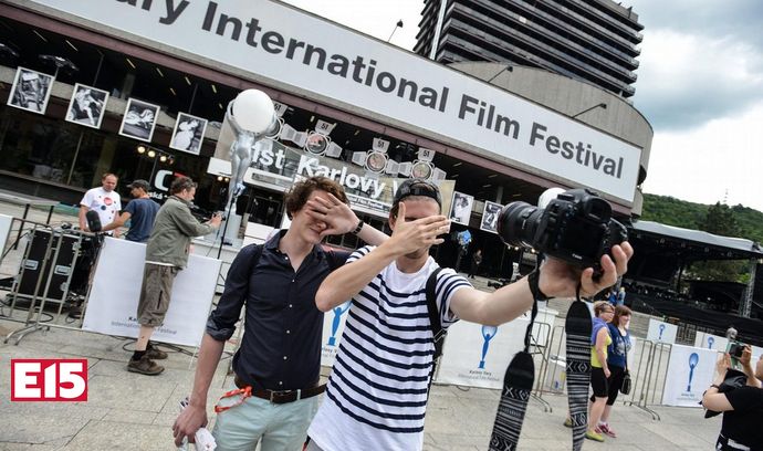 Le Festival de Karlovy Vary fait tomber les barrières et perd en partie son caractère élitiste