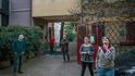 Lidé v Neapoli bojují s koronavirem nákazou optimismu