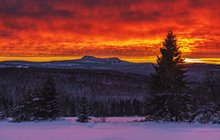 Překrásné nebeské divadlo: Západ slunce zalila ohnivá záře