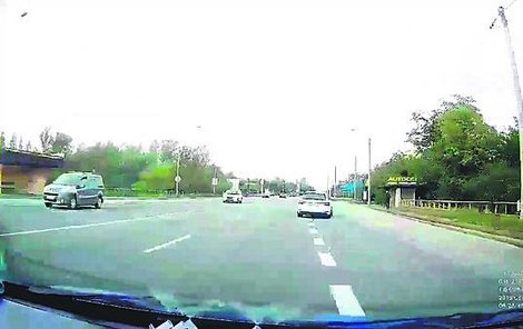 Nebezpečný manévr na silnici v Ostravě