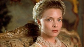 Michelle Pfeiffer slaví pětašedesáté narozeniny, za svou kariéru hrála, dabovala, zpívala i bičovala