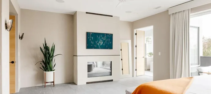 Nečas a jeho krásná partnerka Nikola koupili nový dům. Čtyři patra luxusu zahrnují několik ložnic, hernu, posilovnu, čtyři koupelny, venkovní kuchyň, bazén a mnoho dalšího.