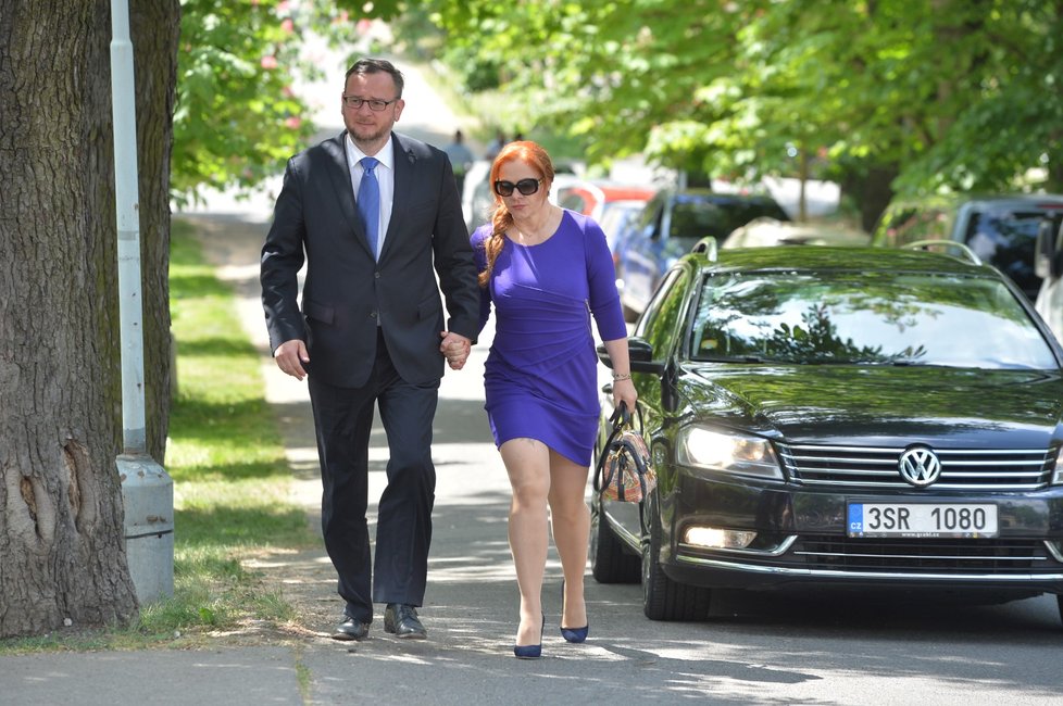 Expremiér Petr Nečas (ODS) s manželkou Janou
