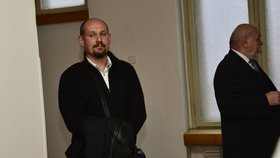 Vyšetřovatel Milan Jušta před soudem