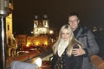 Lukáš Nečesaný s manželkou na vánočních trzích v Praze