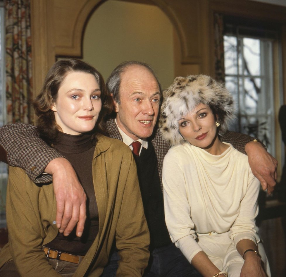 Spisovatel Roald Dahl s dcerou Tessou Dahlovou a herečkou Joan Collinsovou.