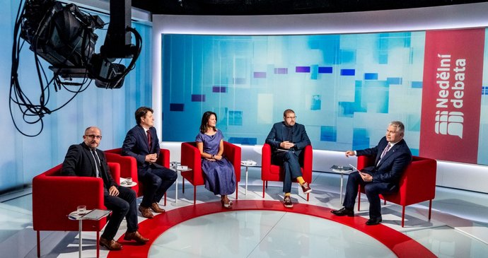 Premiéra pořadu České televize Nedělní debata (30. srpna 2026).