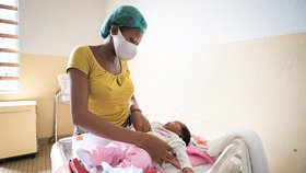 Neonatologie v nemocnici Laquintini, Douala, Kamerun (2021)