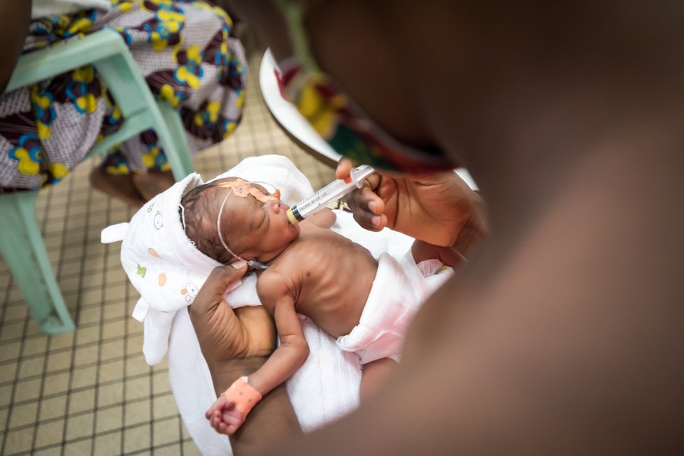 Neonatologie v nemocnici Laquintini, Douala, Kamerun (2021)