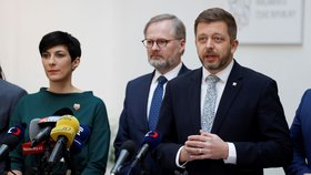 Jednání o nedůvěře vládě: Předsedové stran vládní koalice Markéta Pekarová Adamová (TOP09), Petr Fiala (ODS) a Vít Rakušan (STAN)(17.1.2023)