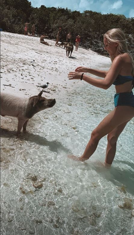 Dcera Pavla Nedvěda Ivanka se na Bahamách rochnila s pašíky