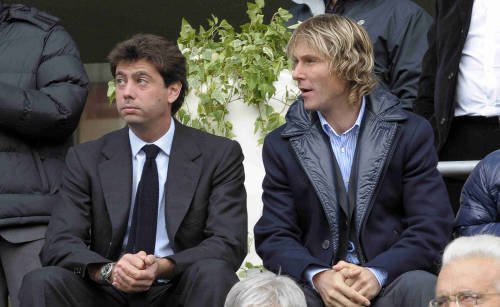 Pavel Nedvěd seděl po celé utkání vedle prezidenta Juventusu.