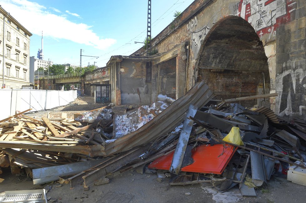 Negrelliho viadukt Správa železnic opraví. Hotovo má být v roce 2019.