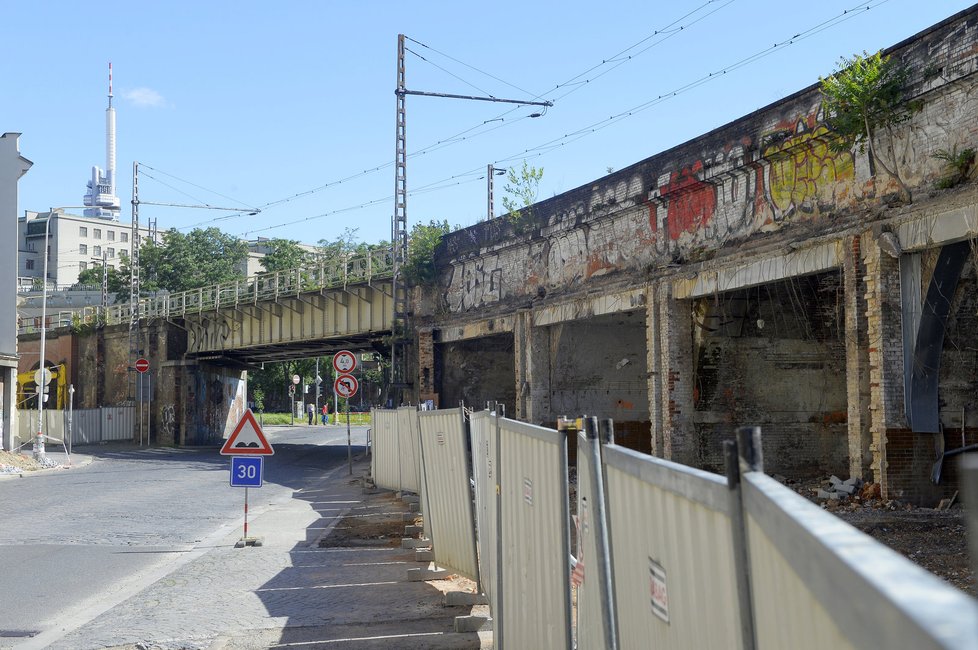 Negrelliho viadukt Správa železnic opraví. Hotovo má být v roce 2019.