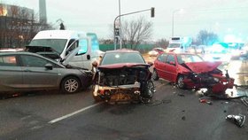 Dvě hromadné dopravní nehody se staly po ránu v Brně. (Ilustrační foto)