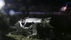 Zdemolované BMW skončilo po silvestrovské nehodě v řece Oskavě