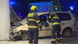 VIDEO: Puberťák (17) šlohnul auto a na Andělu nabořil do výlohy! Zkoušku na alkohol odmítl